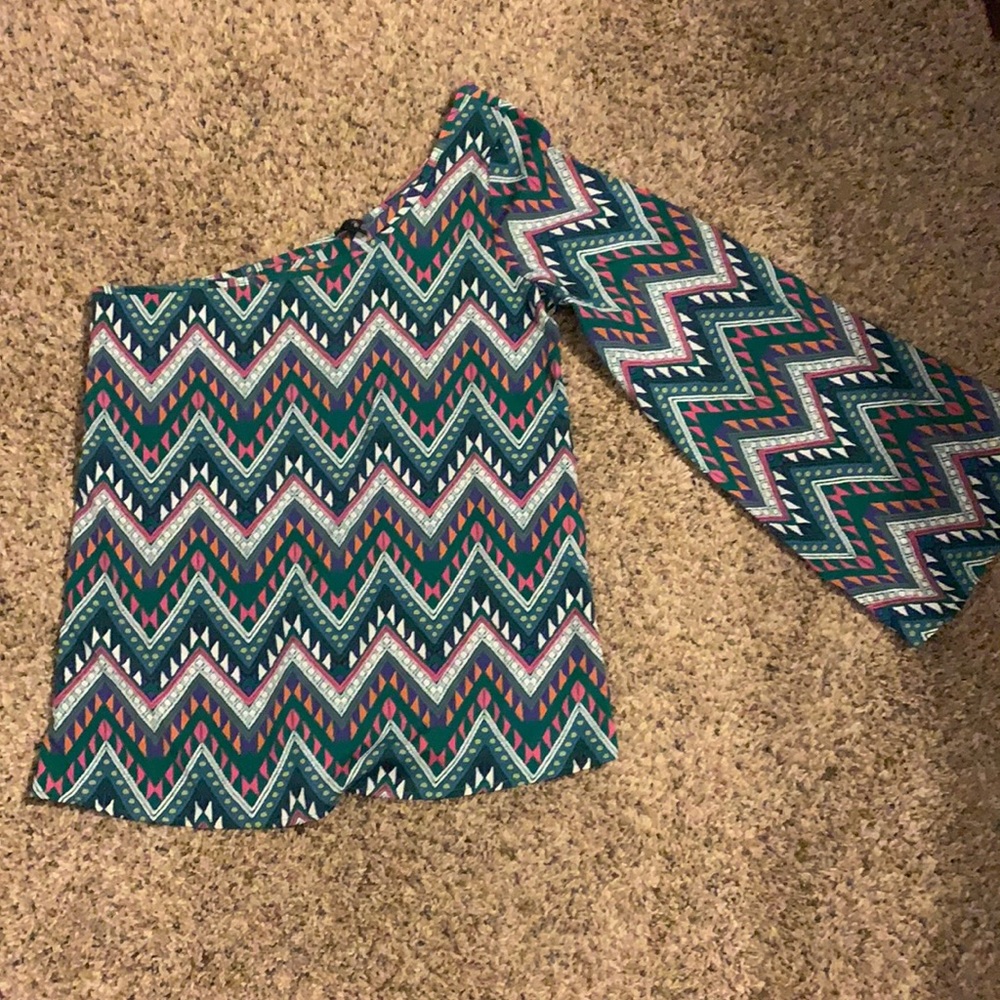 Women’s B Sharp one shoulder top size medium